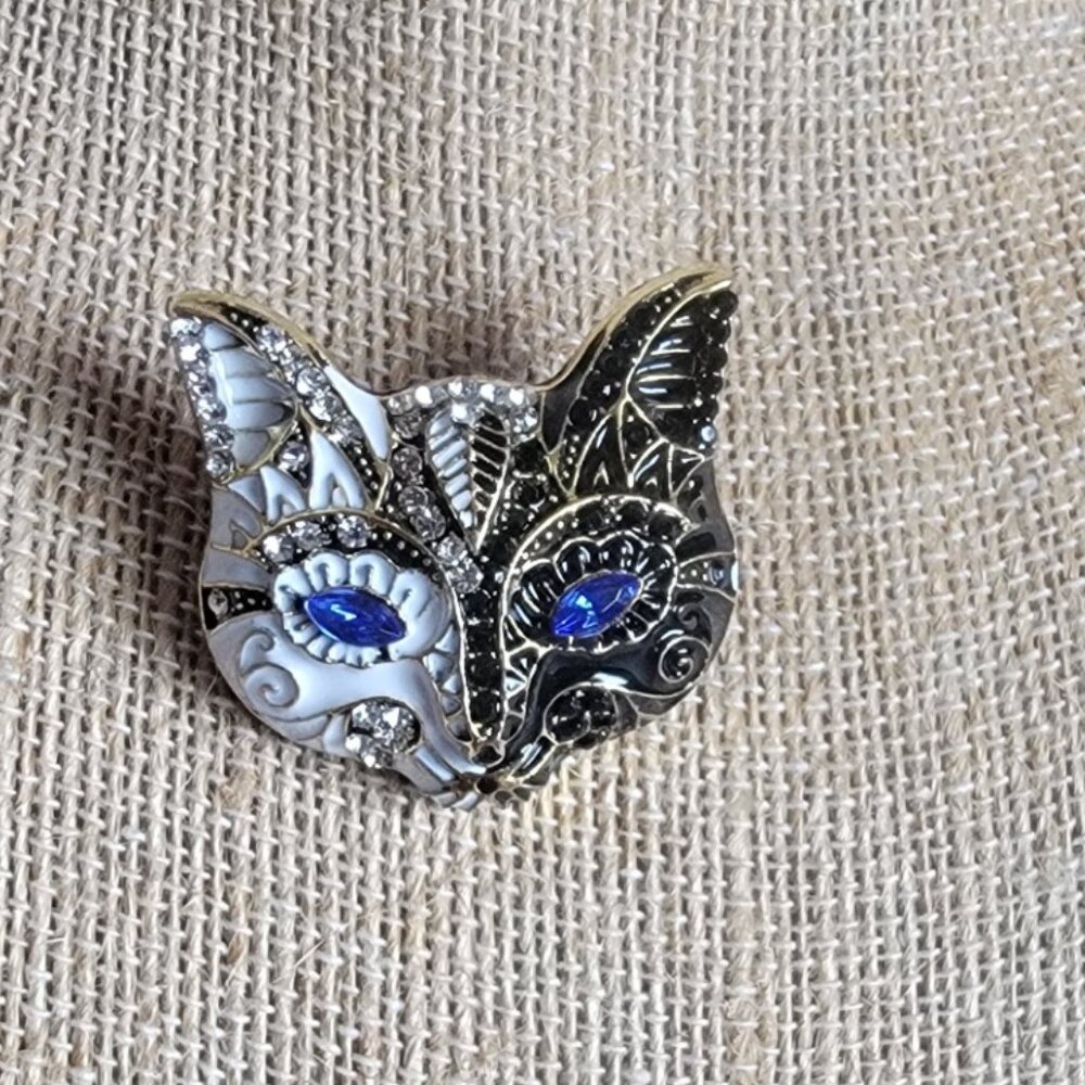 Blue Eye Cat Brooch - Picture 2 of 4